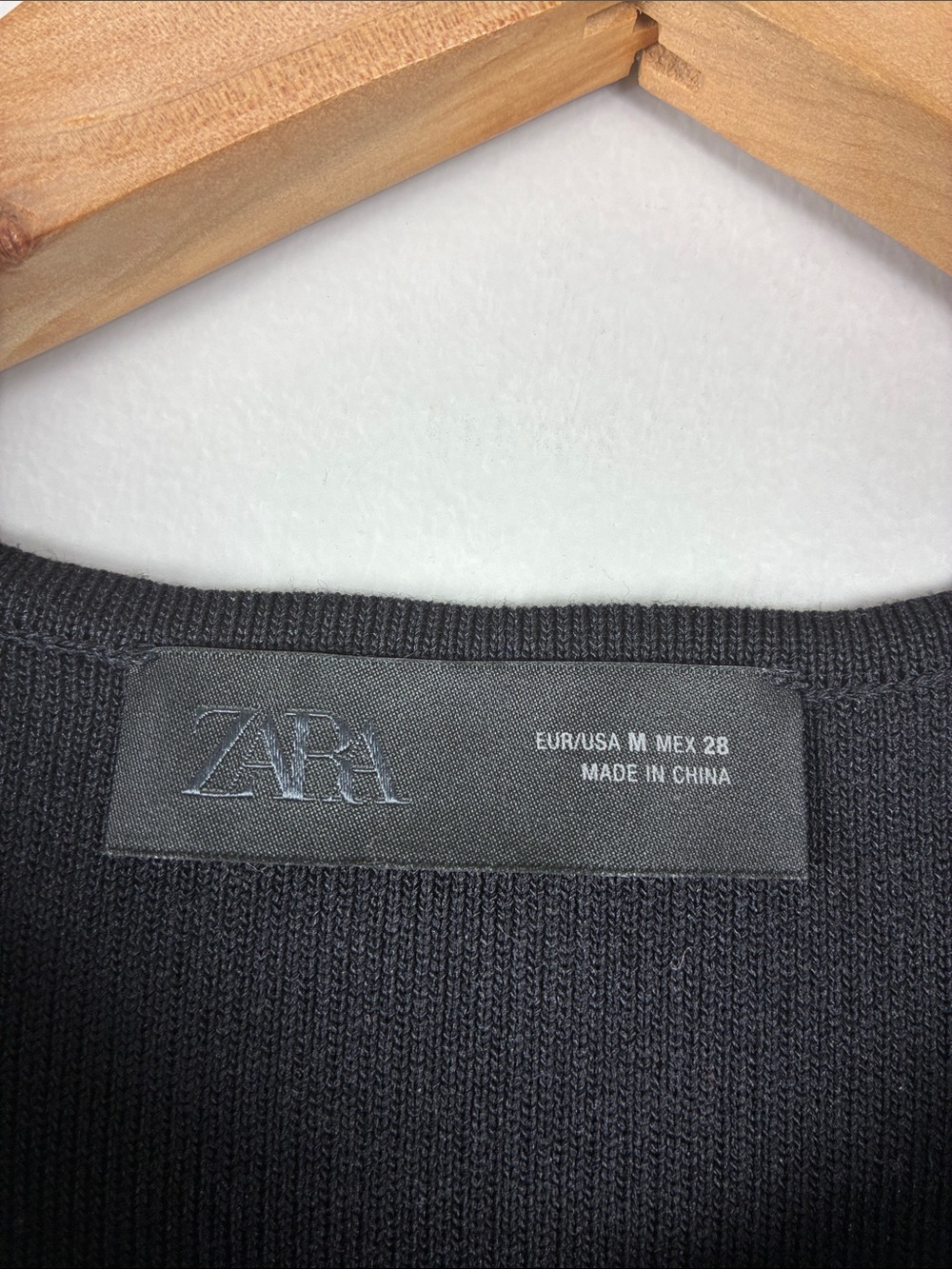 Zara Sleek Black Knit Ribbed Stretch Sleeveless Top M Classic Minimalist - Picture 8 of 11